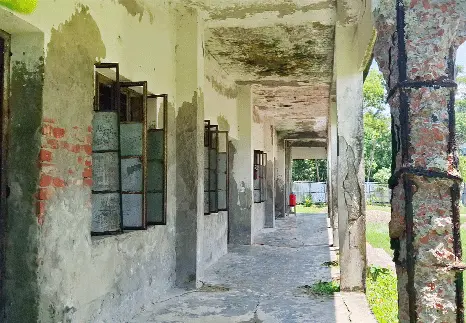 বাউফলের রাজাপুর ছালেহিয়া দাখিল মাদরাসায় ঝুঁকিপূর্ণ ভবনে পাঠদান