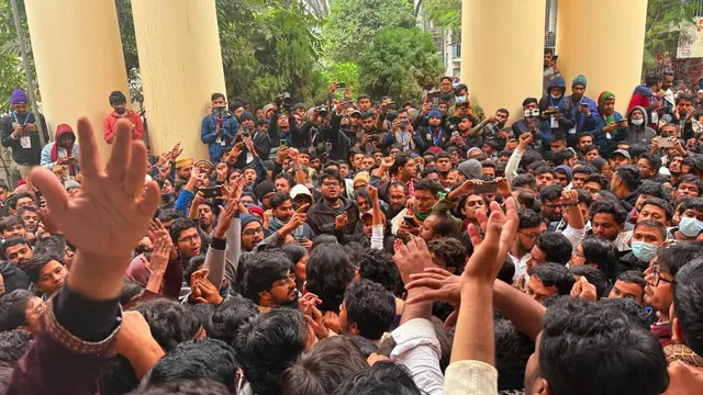 জকসু নির্বাচন স্থগিতের প্রতিবাদে বিক্ষোভ উত্তাল ক্যাম্পাস