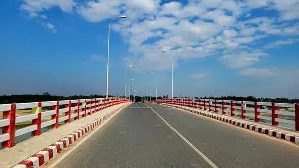 কুমারখালী-যদুবয়রা সেতুতে জ্বলেনা বাতি, সোলারের আলোয় ঝুঁকিতে চলাচল