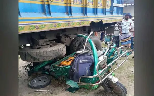 ময়মনসিংহে ট্রাক-অটোরিকশা সংঘর্ষে দুই নারীসহ নিহত ৩