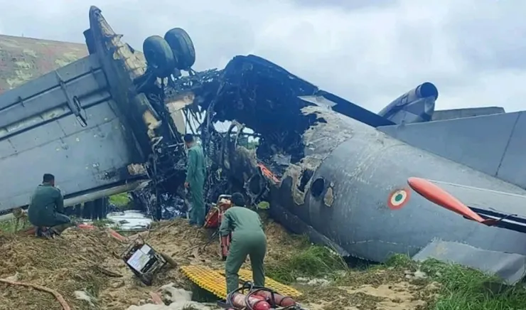 ভারতীয় বিমান বাহিনীর পরিবহন প্লেন বিধ্বস্ত
