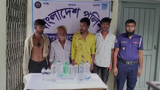 শ্রীপুরে চোলাই মদের আস্তানায় পুলিশের অভিযান, আটক ৪