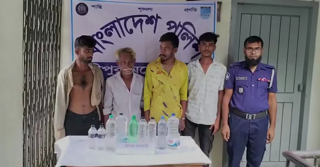 শ্রীপুরে চোলাই মদের আস্তানায় পুলিশের অভিযান, আটক ৪