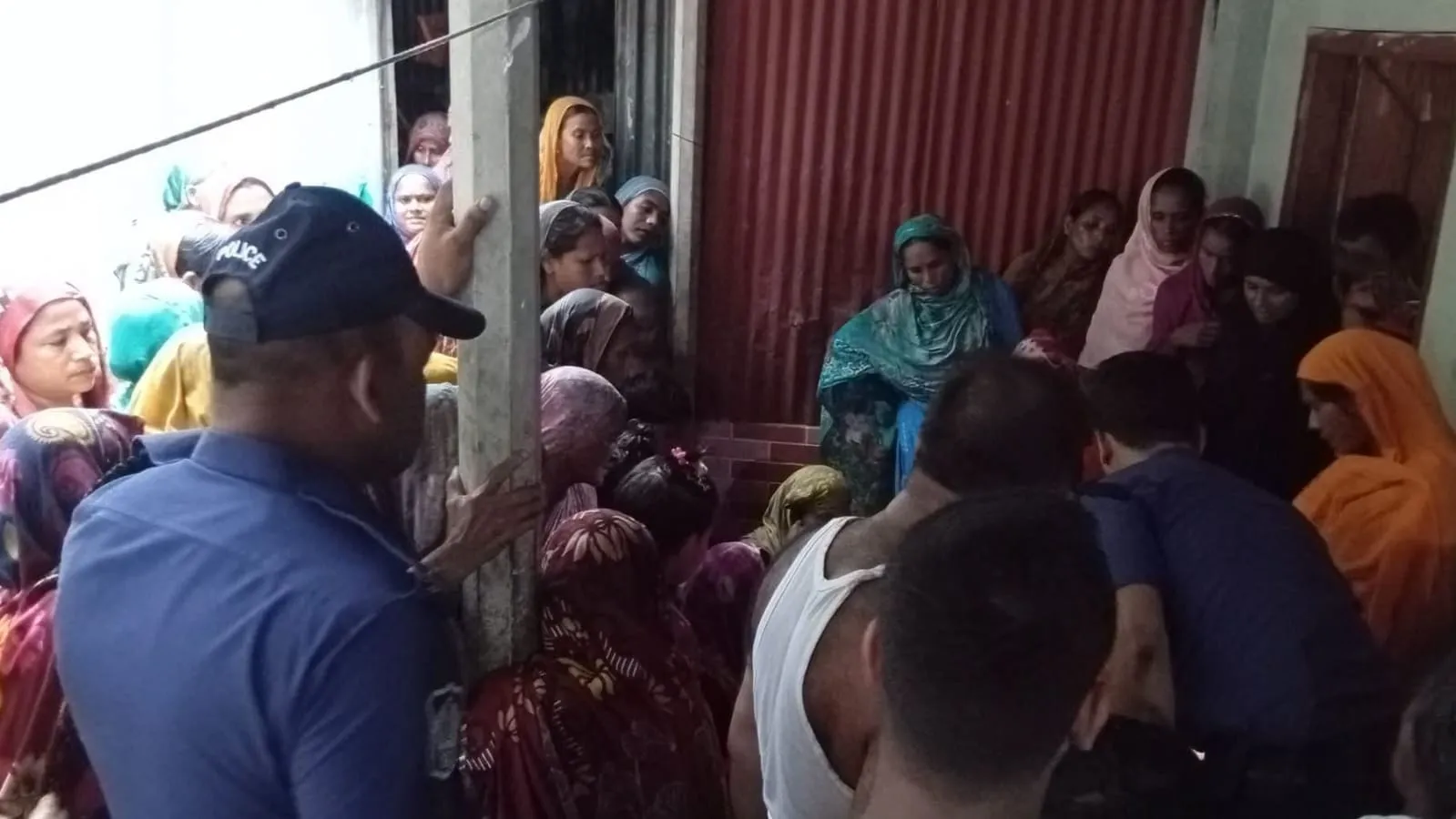 ভূরুঙ্গামারীতে সড়ক দুর্ঘটনায় নারী নিহত, আহত-১