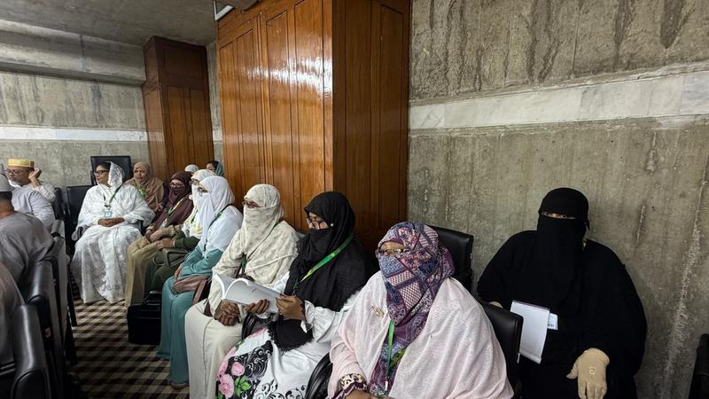 bji-parlament-party-women
