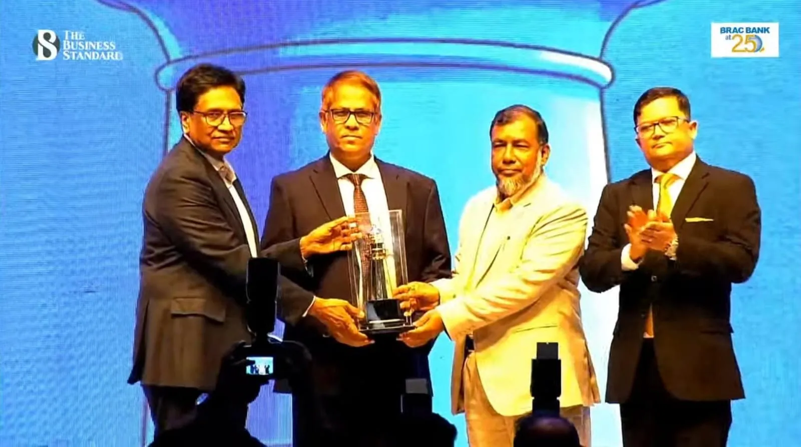 খাদ্য নিরাপত্তায় অবদানের স্বীকৃতি: ব্র্যাক ব্যাংকের ‘ইমপ্যাক্টফুল প্রতিষ্ঠান’ সম্মাননা পেল ব্রি