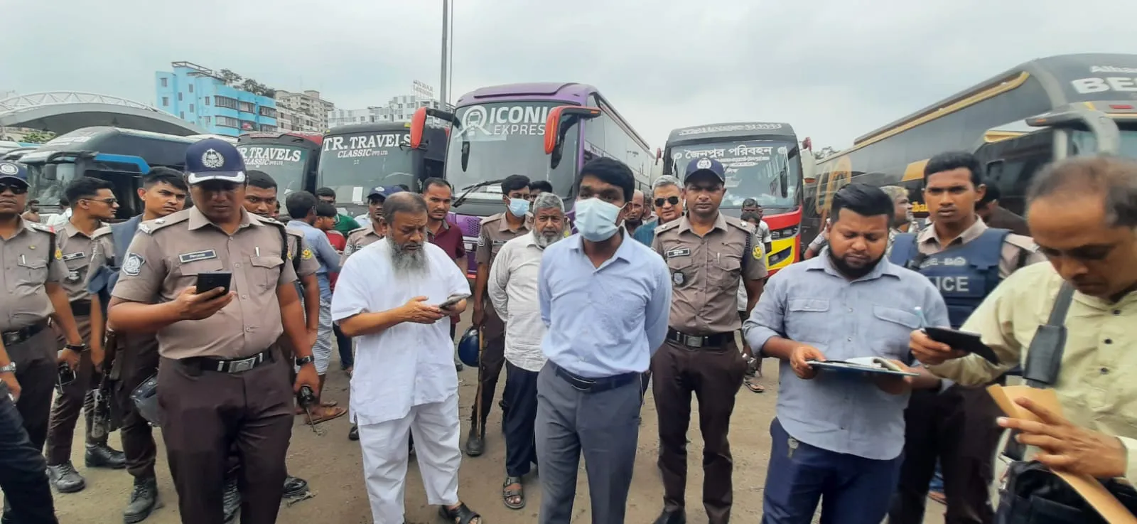 পরিত্যক্ত বাস অপসারণ, ১০ হাজার টাকা জরিমানা
