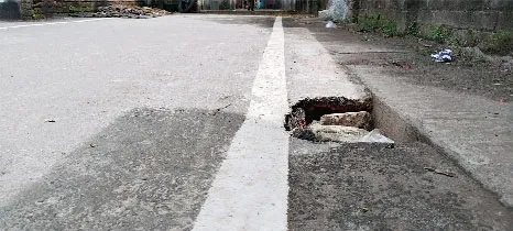 সৈয়দপুরে সংস্কারের ৬ মাসেই রাস্তায় গর্ত ঠিকাদার বলছেন ইঁদুরের কাজ