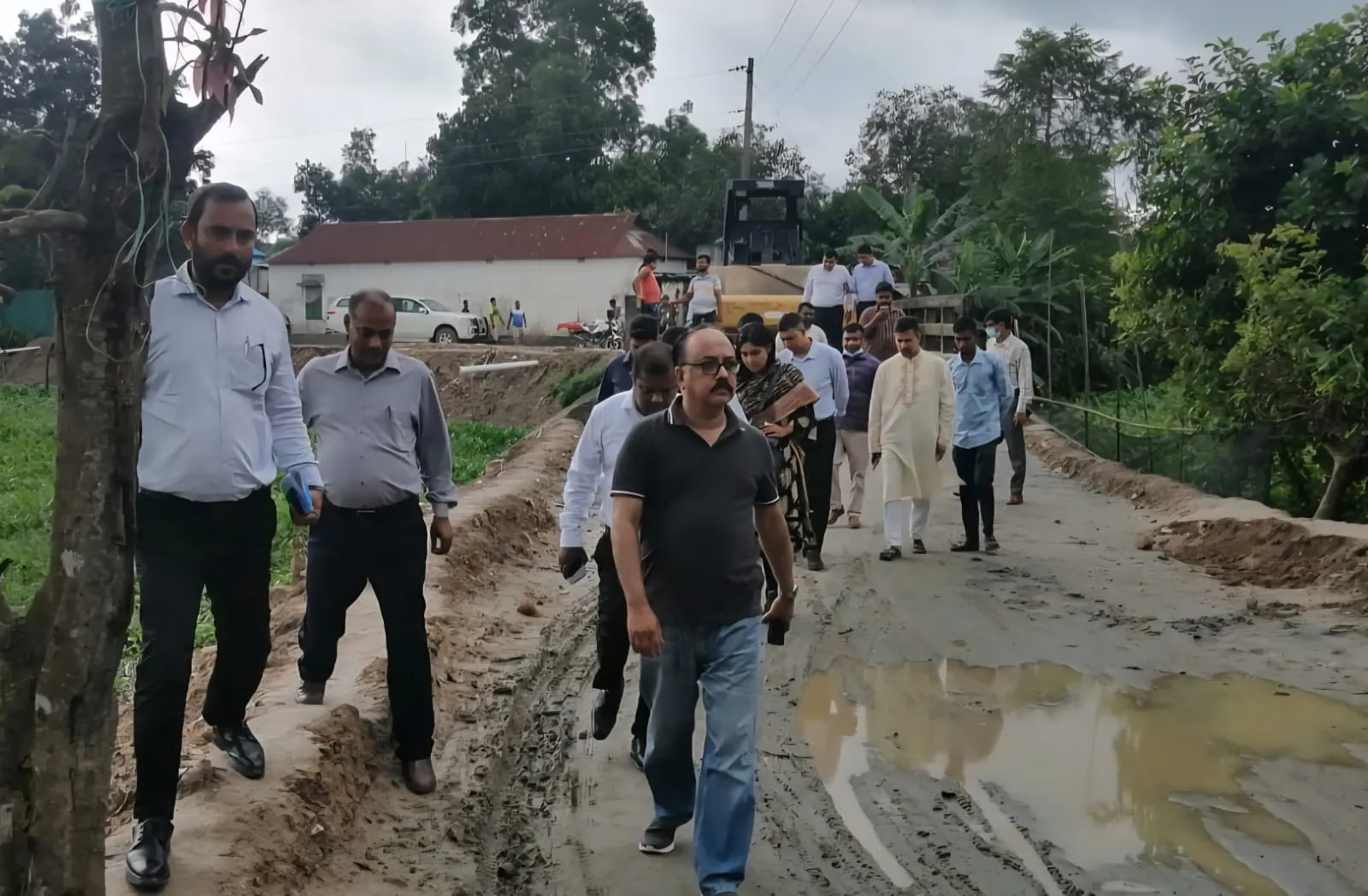 ছুটির দিনেও গাজীপুরে উন্নয়নের চাকা সচল রাখলেন প্রশাসক