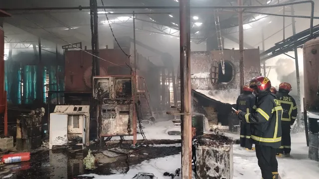 গাজীপুরে অবৈধ টায়ার রিসাইক্লিং কারখানায় এক দশক পর ফের অগ্নিকাণ্ড