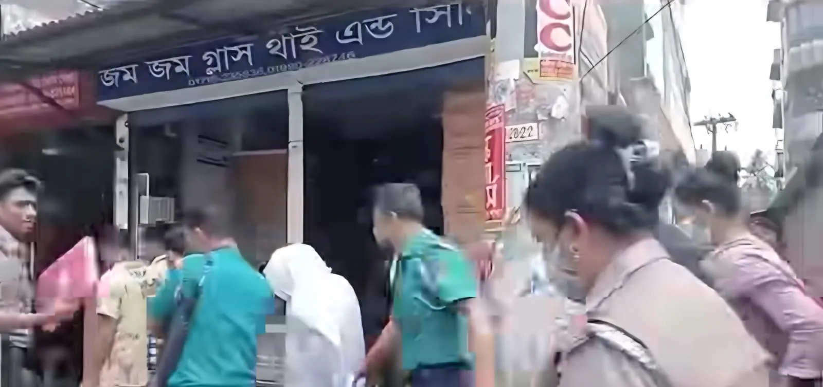 গাজীপুরে আবাসিক হোটেলে অভিযান, অসামাজিক কার্যকলাপের অভিযোগে ৭ জন আটক