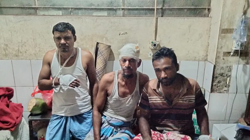 বিয়েতে হুজুরকে দাওয়াত না দেওয়ায় সংঘর্ষ, নারীসহ আহত ১১