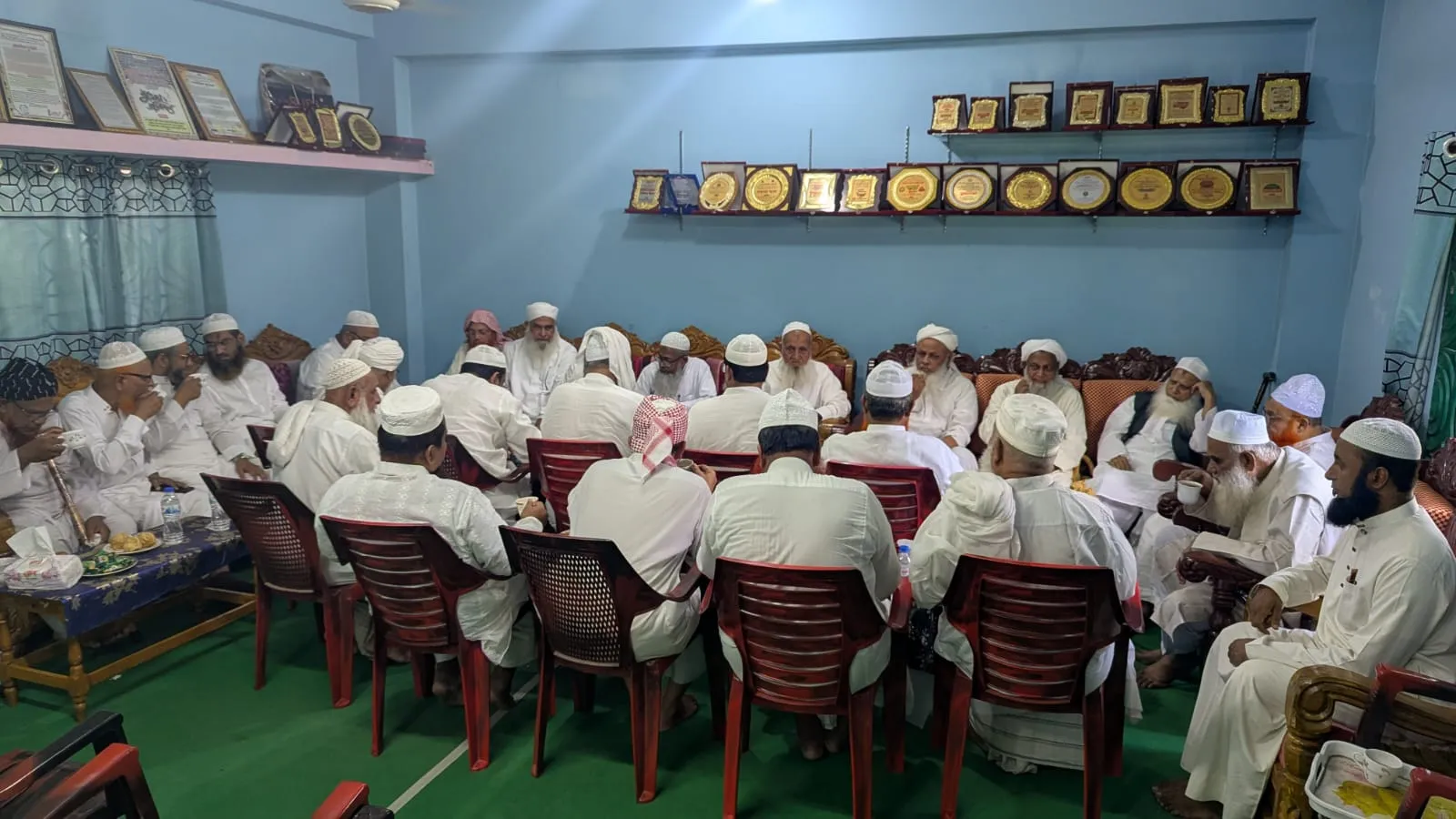 হেফাজত আমিরের আহ্বানে ৭ ইসলামী দলের বৈঠক : ঐক্যবদ্ধ পথচলা ও বন্যার্তদের সাহায্যের ঘোষণা