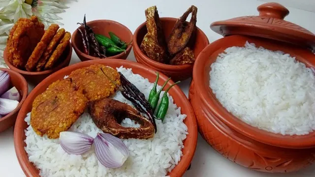 পান্তা ভাতে ইলিশ খাওয়ার আগে সতর্ক থাকার পরামর্শ পুষ্টিবিদের