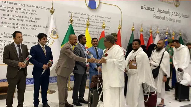 সৌদি আরব পৌঁছেছে দেশের প্রথম হজ ফ্লাইট