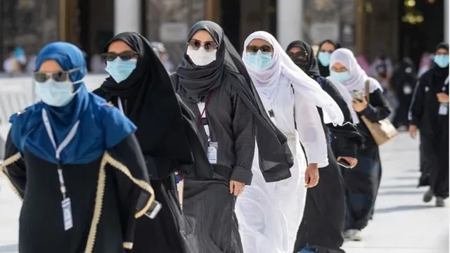মাহরাম ছাড়া হজ আদায় হবে?