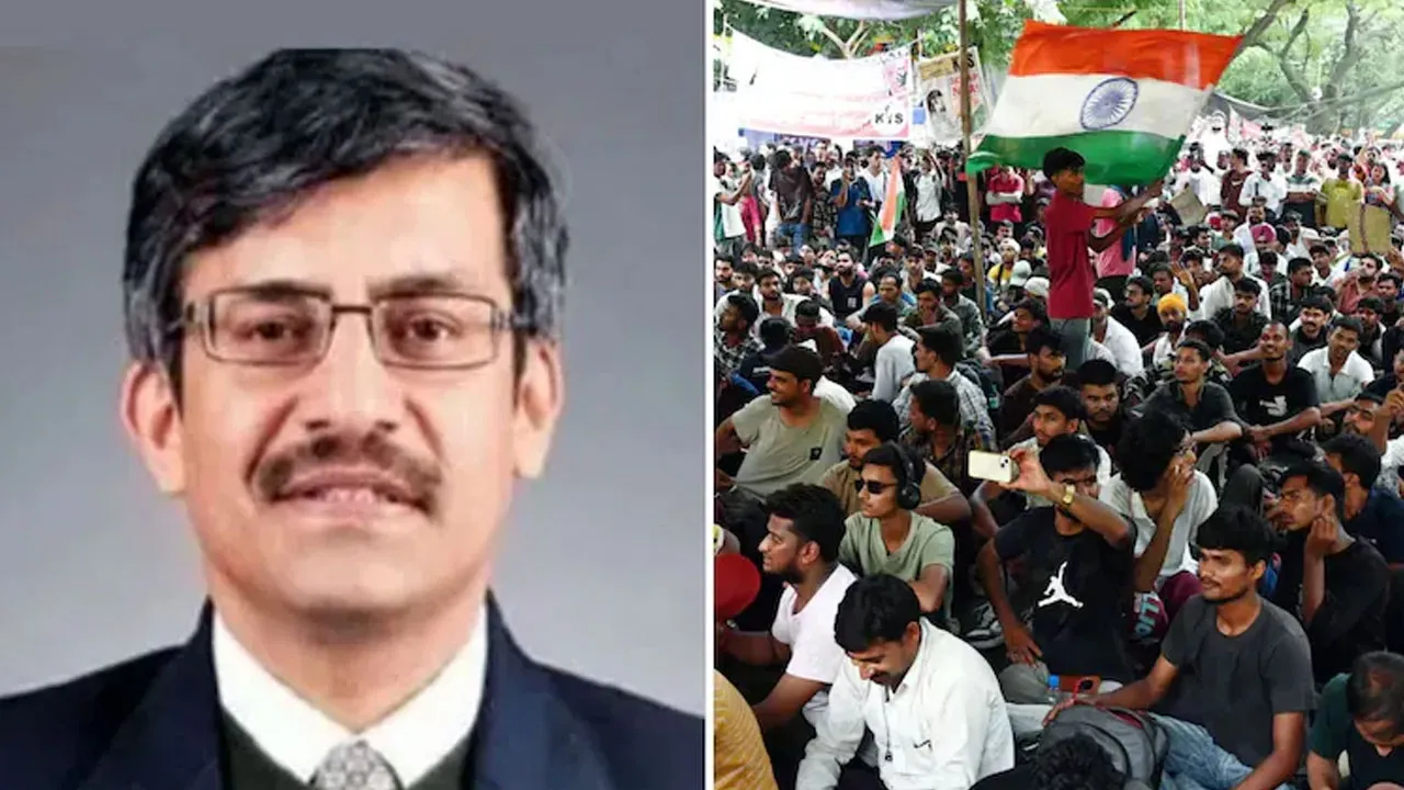 বিক্ষোভের মুখে পদ থেকে সরানো হলো শিক্ষা সচিবকে