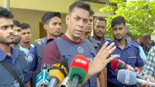 চট্টগ্রামে জঙ্গল সলিমপুরে যৌথ বাহিনীর ক্যাম্পে হামলা, দুই ঘণ্টা গোলাগুলী