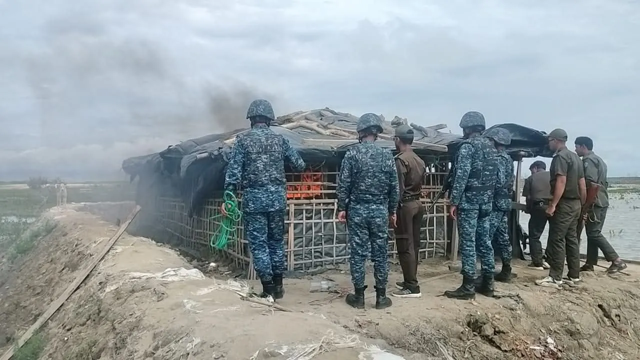 মহেশখালীর সোনাদিয়া ও ঘটিভাঙ্গায় যৌথ অভিযানে ৫টি চিংড়ীঘের অবমুক্ত