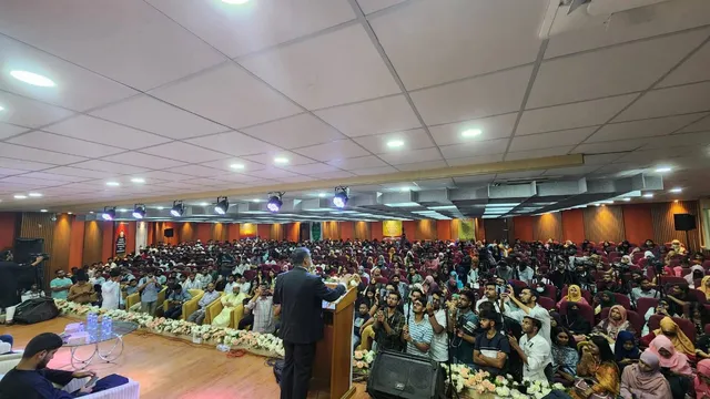 হাজারো শিক্ষার্থীর অংশগ্রহণে জবি শিবিরের প্রথম দিনের নবীনবরণ সম্পন্ন