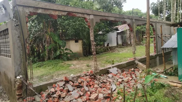 জগন্নাথপুরে জোরপূর্বক বাড়ির সীমানার দেয়াল ভাংচুরের অভিযোগ