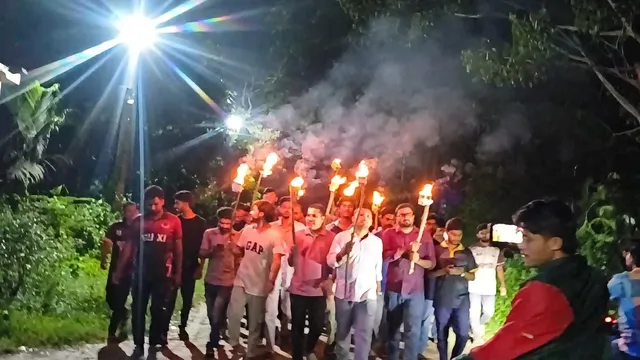জয় শ্রী রাম স্লোগান দিয়ে ববিতে মধ্যরাতে সনাতনীদের মিছিল