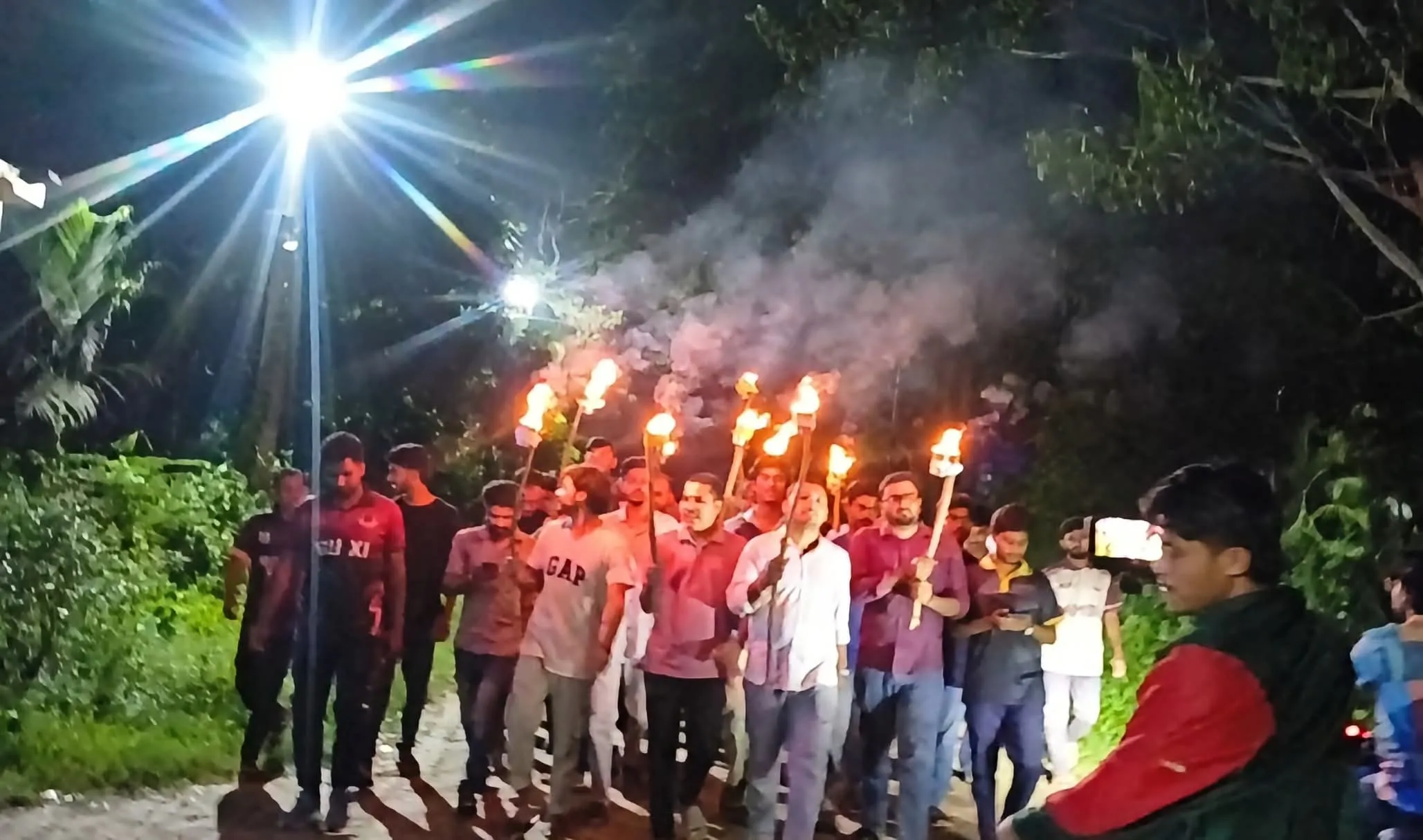 জয় শ্রী রাম স্লোগান দিয়ে ববিতে মধ্যরাতে সনাতনীদের মিছিল