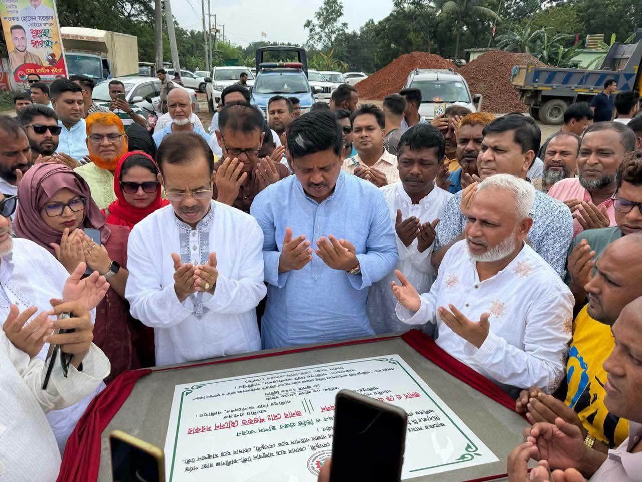 জয়দেবপুর-পুবাইল সড়কে ৬০ ফুট প্রশস্তকরণের যাত্রা শুরু