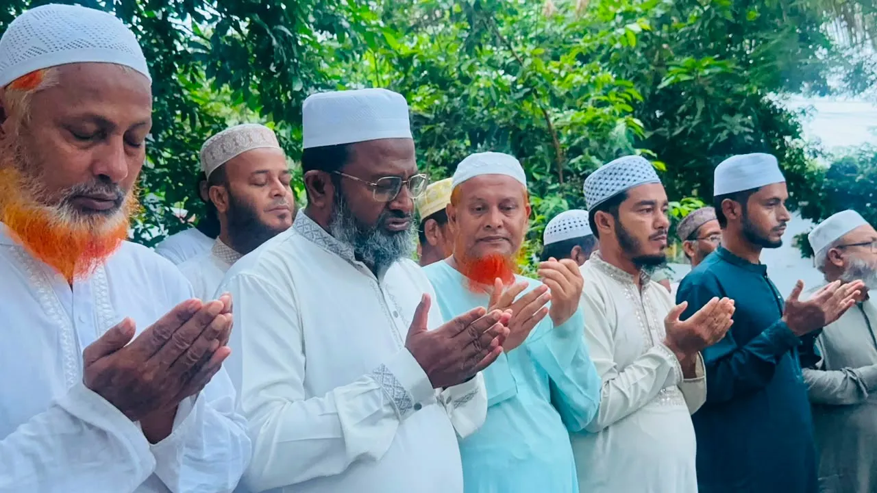 খুলনায় শহীদ সাকিব রায়হানের করব জিযারত করলেন নেতৃবৃন্দ