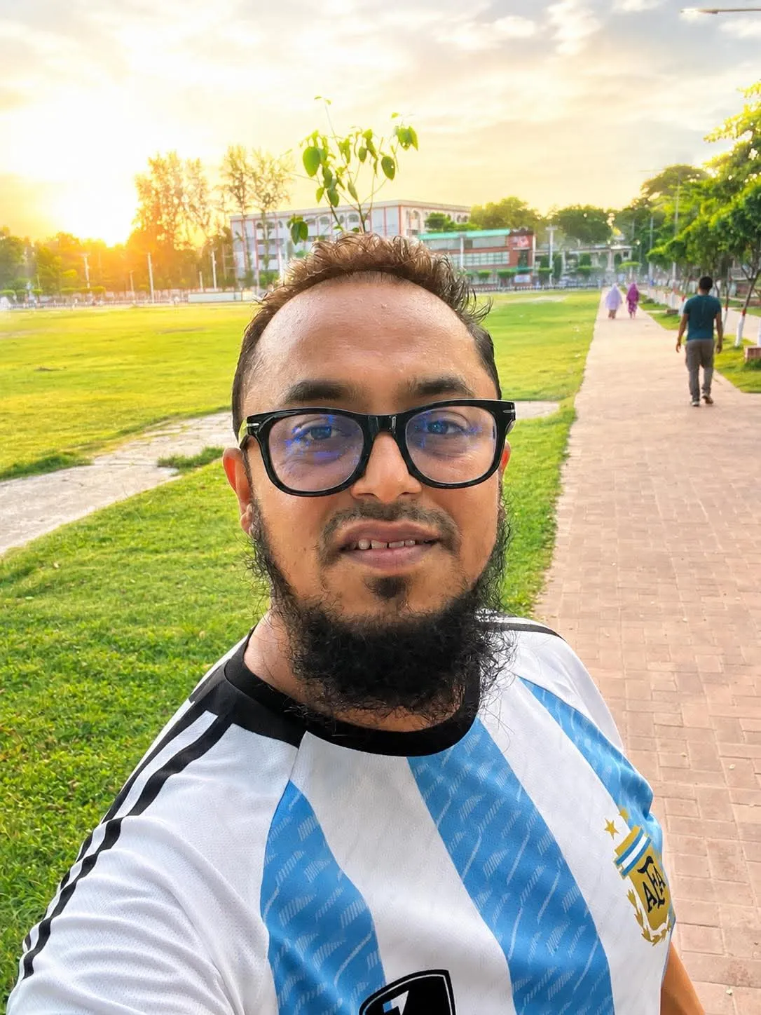 ‘কুলাঙ্গার তারেক রহমান’ মন্তব্যে নতুন বিতর্ক, আলোচনায় ববির কর্মকর্তা আতিকুরের পুরোনো বক্তব্য