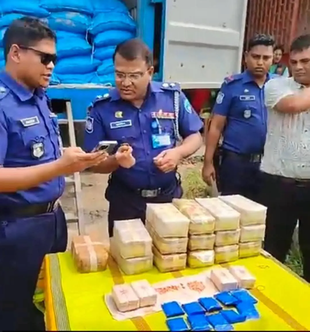 কুমিল্লায় ১ লাখ ৬০ হাজার ইয়াবাসহ আটক ৫