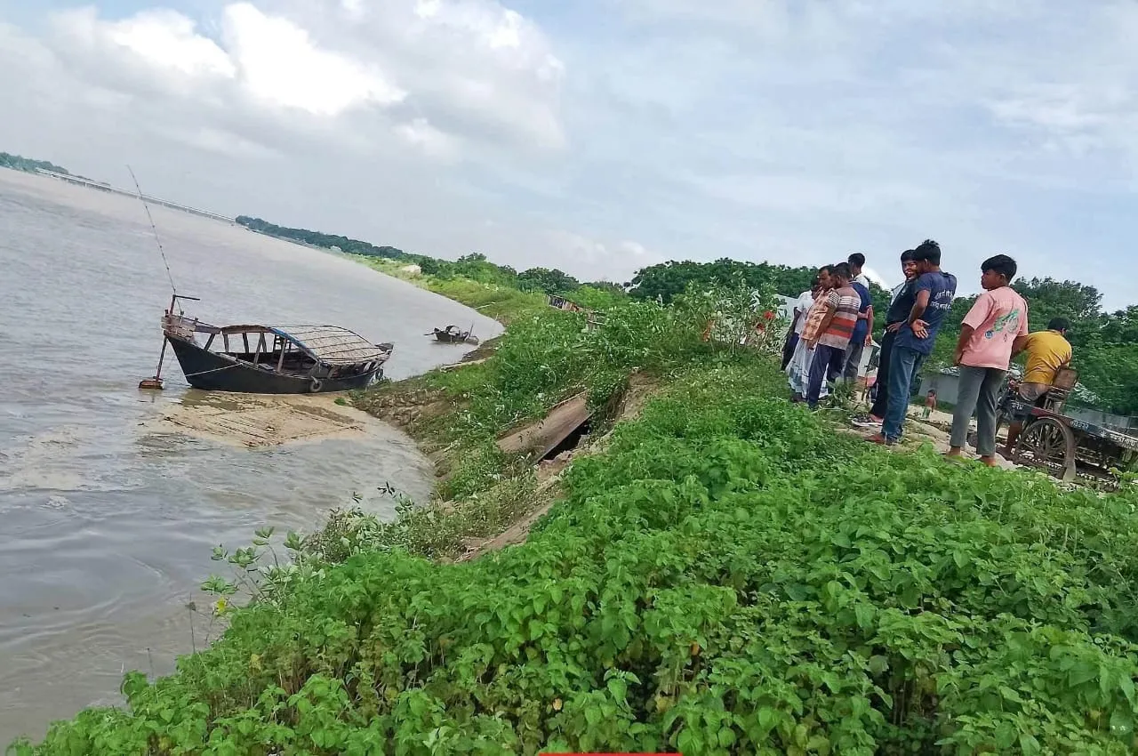 কুষ্টিয়ায় প্রতিদিন পদ্মাগর্ভে বিলীন হচ্ছে শত শত বিঘা জমি: ঝুঁকিতে বসতবাড়ি ও স্থাপনা