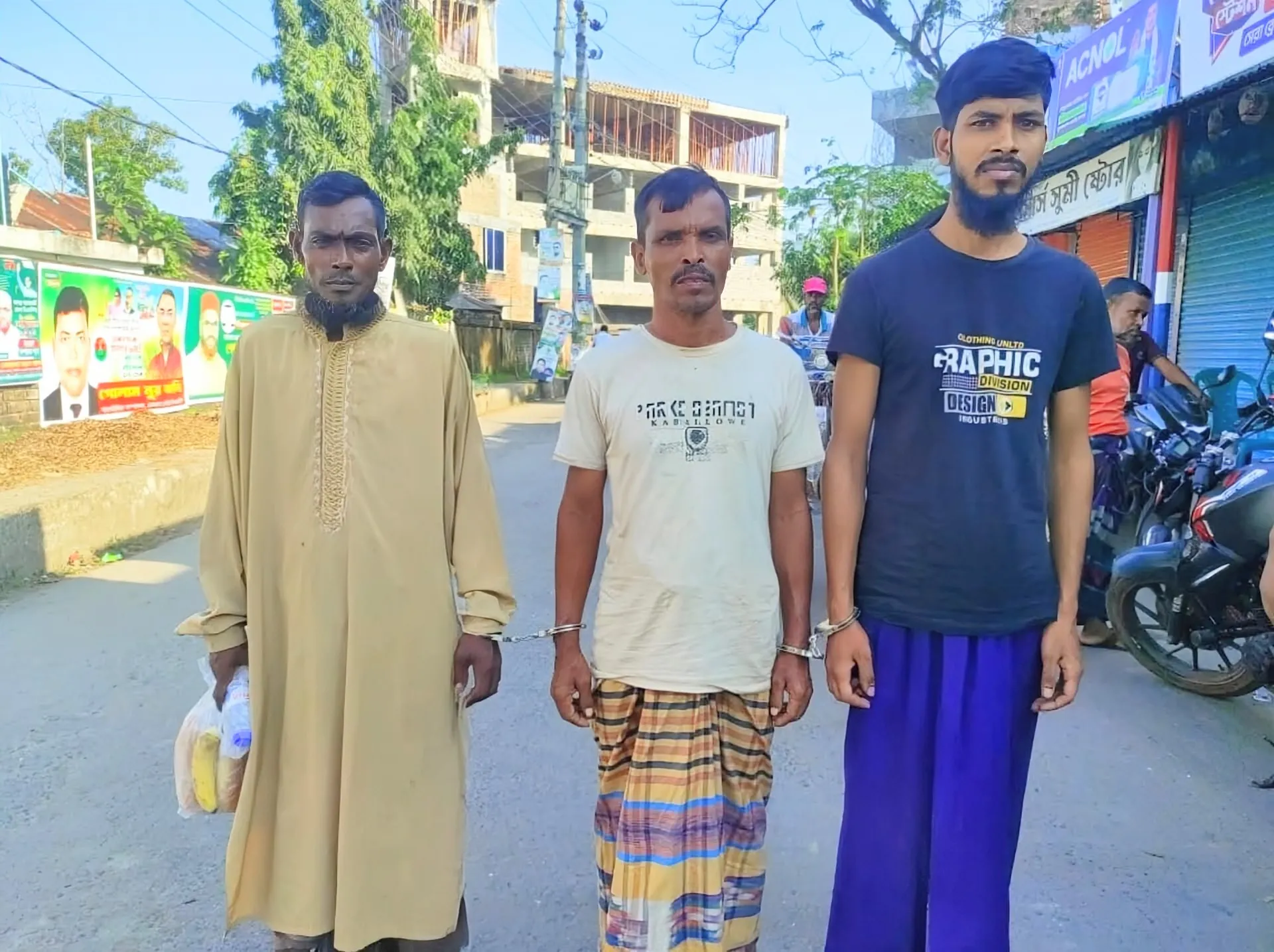 মোংলায় ৩ মাদক ব্যবসায়ী আটক