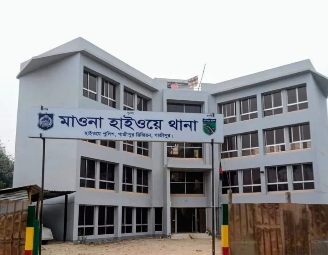 মহাসড়কে প্রাণ ঝরল দুই বন্ধুর