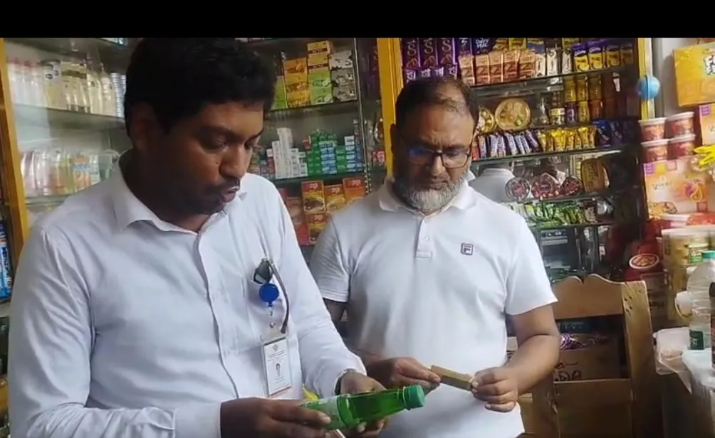 মুন্সীগঞ্জে মেয়াদোত্তীর্ণ পণ্য ও অস্বাস্থ্যকর পরিবেশে খাদ্য সংরক্ষণের দায়ে দুই প্রতিষ্ঠানকে জরিমানা
