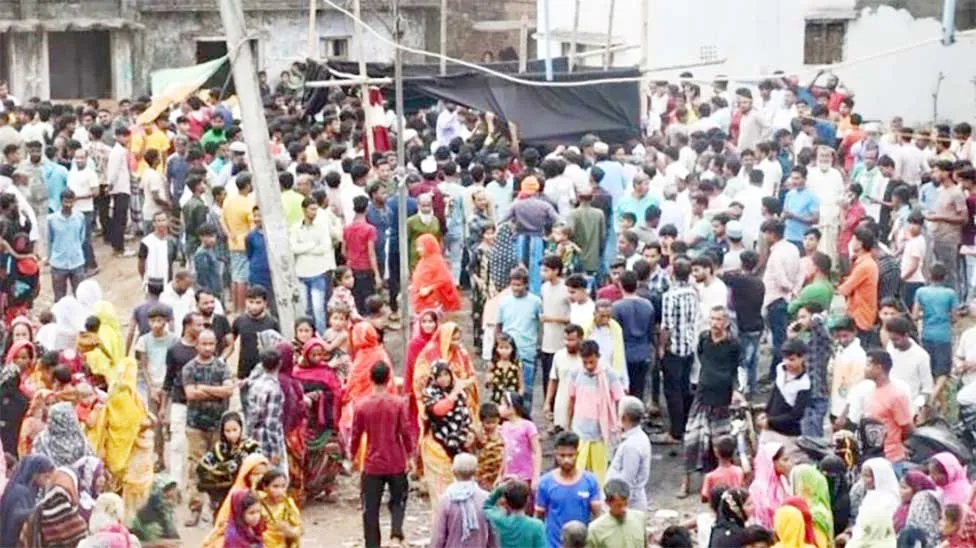 ভারতে মুসলিম ফেরিওয়ালাকে কুপিয়ে হত্যা