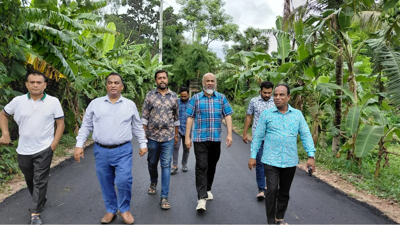 গাজীপুর সিটিতে নীলেরপাড়া-ভোড়া সংযোগ সড়কে কার্পেটিং কাজ শেষের পথে