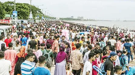 ঈদ আনন্দে মুখর চট্টগ্রাম, পর্যটনকেন্দ্রে দর্শনার্থীদের ভিড়