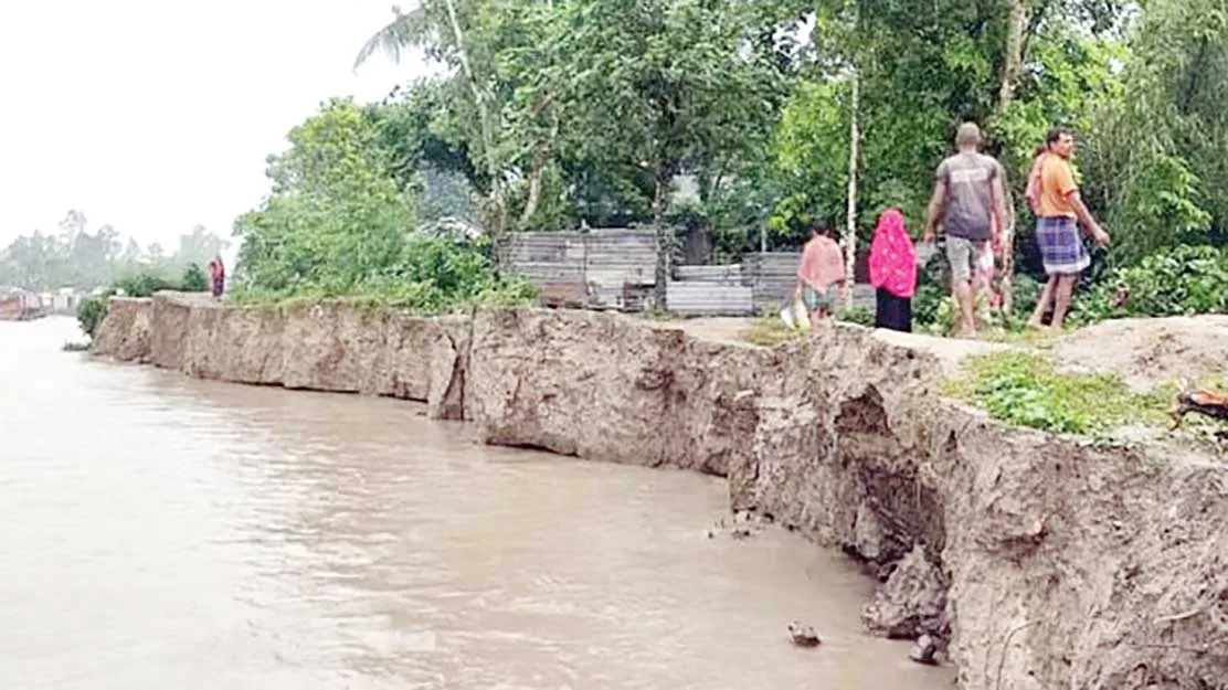 খুলনার উপকুলের ১০৭ কিলোমিটার বেড়িবাঁধ ঝুঁকিপূর্ণ