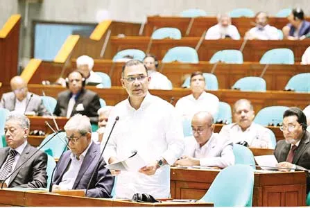 সব সুযোগ-সুবিধা নিয়ে আসছে ‘ইউনিভার্সাল কার্ড’: সংসদে প্রধানমন্ত্রী