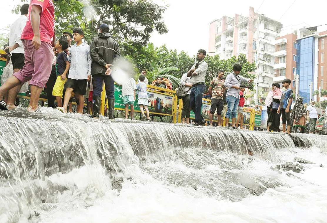 পানি কমছে দুর্ভোগ বাড়ছে