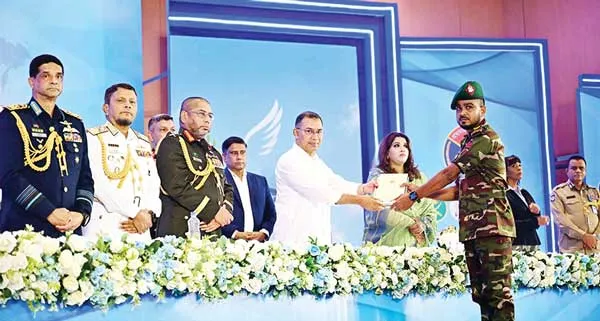 সশস্ত্র ও পুলিশ বাহিনীকে আধুনিকায়নে উদ্যোগ বাস্তবায়ন করছে সরকার
