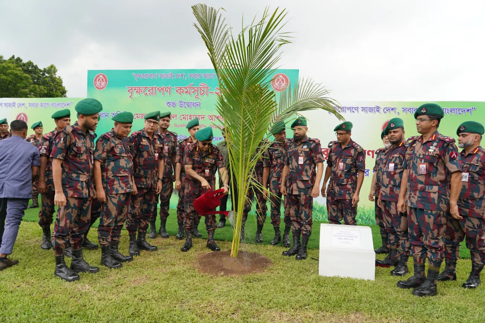 পিলখানায় ‘বৃক্ষরোপণ কর্মসূচি-২০২৬’-এর উদ্বোধন করলেন বিজিবি মহাপরিচালক