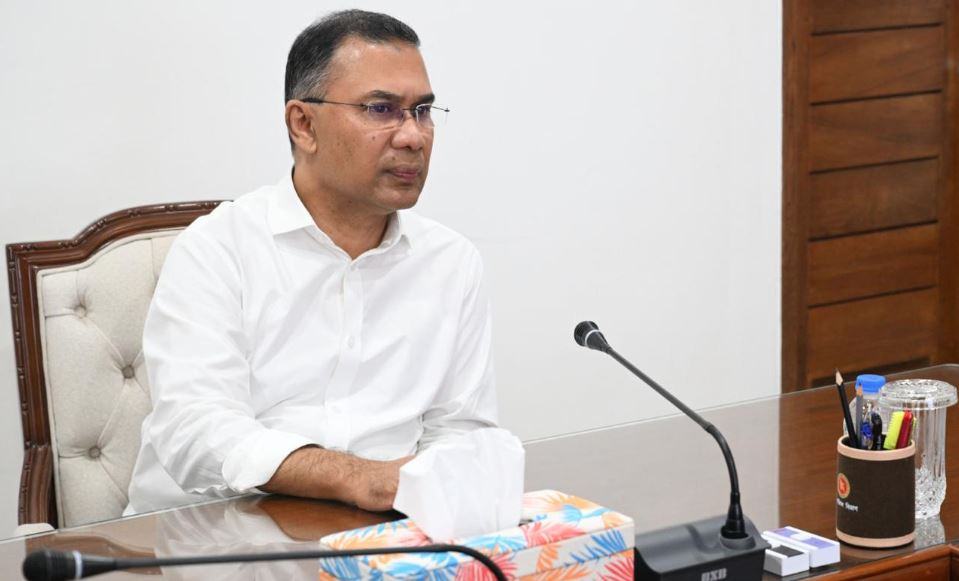 রোববার বাংলাদেশ সচিবালয়ে মন্ত্রিপরিষদ বিভাগে বিআরটি প্রকল্পের সভায় প্রধানমন্ত্রী তারেক রহমান