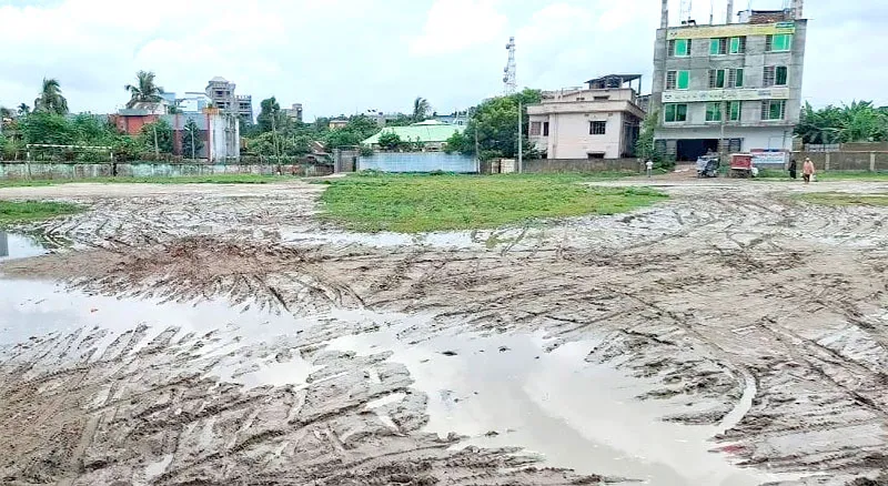 দাউদকান্দির বালুরমাঠে জলাবদ্ধতায় সংস্কারের দাবি