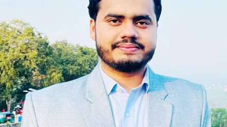 সংগ্রামের আপসহীনতা প্রশংসার দাবিদার