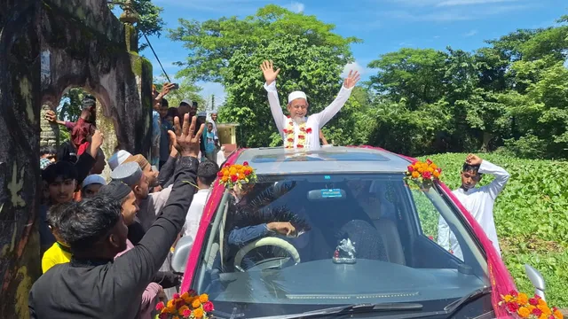 ২৩ বছরের সেবার স্বীকৃতি: মসজিদের মোয়াজ্জিন‌কে রাজকীয় বিদায়