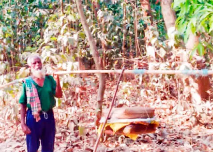 পিঁপড়ার ডিমে চলে আন্নেছ আলীর সংসার