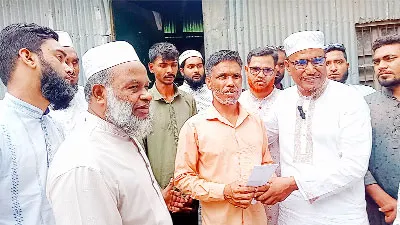 ঝিনাইগাতীর শহীদ পরিবারকে জামায়াতের আর্থিক সহায়তা প্রদান