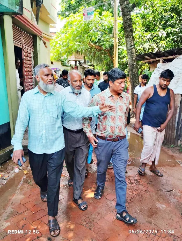 হাটহাজারীতে রাস্তা উন্নয়ন কাজ পরিদর্শনে জামায়াত নেতা ইঞ্জিনিয়ার সিরাজুল ইসলাম